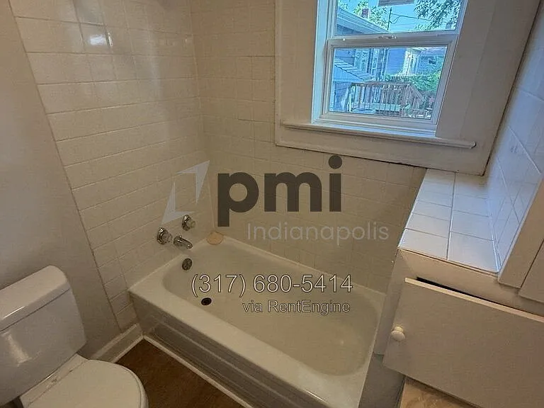 943 N Drexel Ave — Photo 11