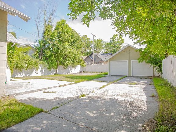 3rd image of 340 Lewis Ave