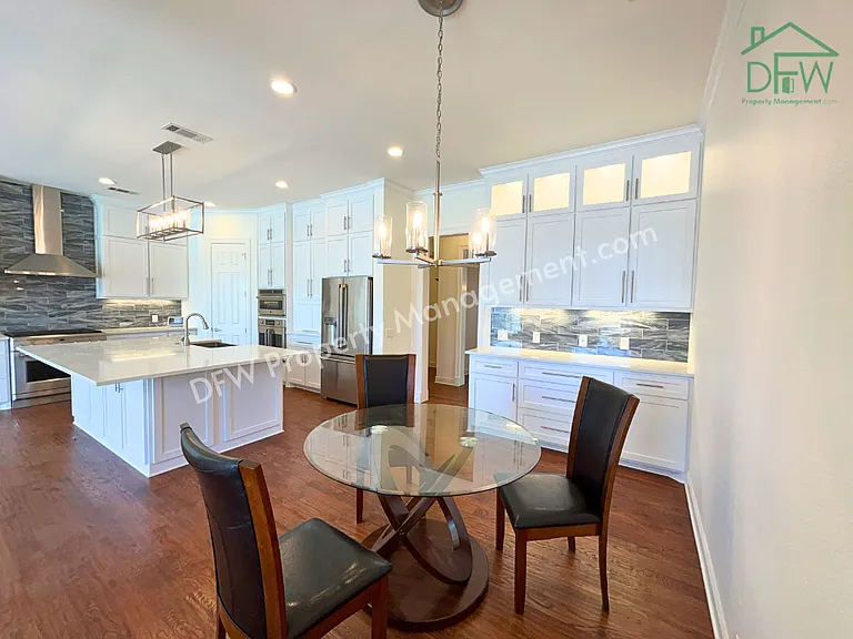 1205 Golden Gate Dr — Photo 8
