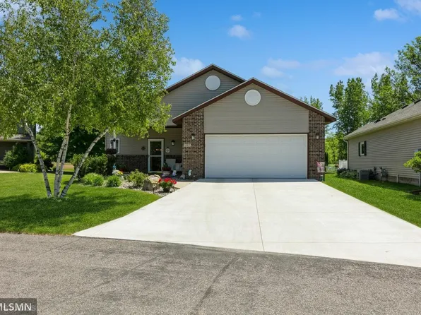 217 Hummingbird Ct, Clearwater, MN 55320