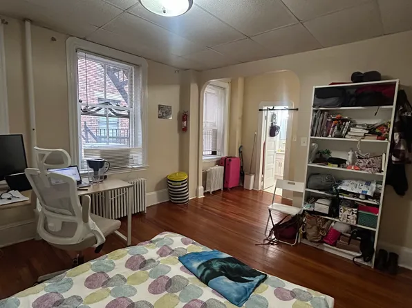 37 Joy St #11, Boston, MA 02114