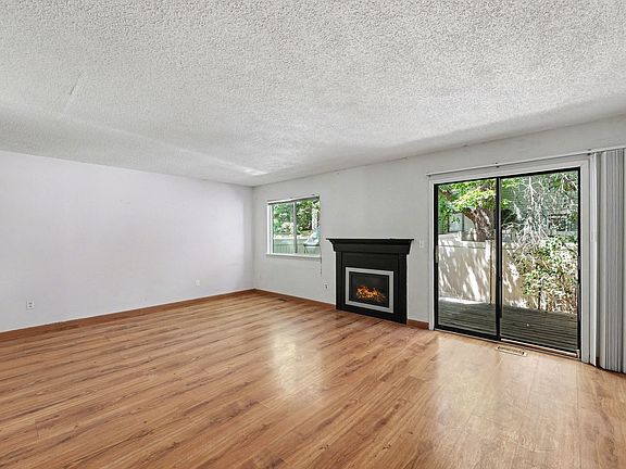 4th image of 1511 Seneca Cir #131