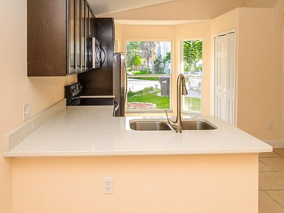 5th image of 7800 Sagebrush Pl #2