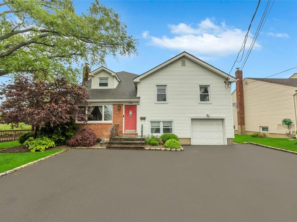 244 S Park Avenue, Rockville Centre, NY 11570