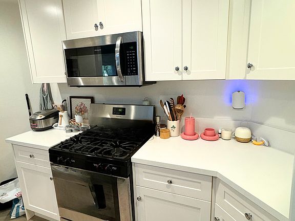 5th image of 1585 Manning Ave APT 6