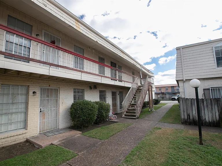 6201 Ranchester Dr #36 — Photo 3