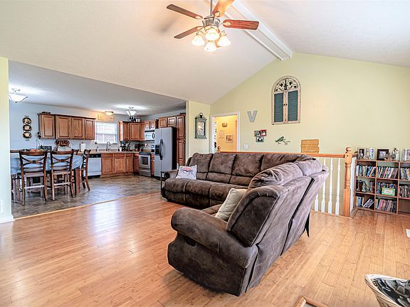 5th image of 25 Swan Way