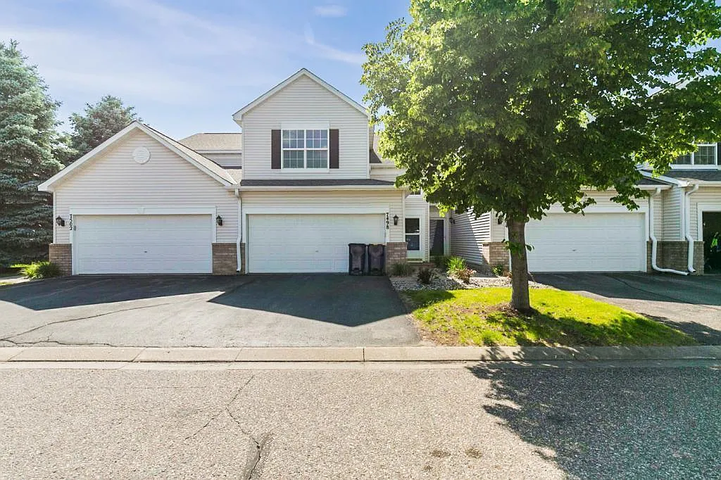 7498 Derby Ln — Photo 1
