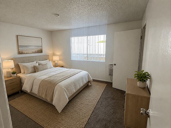 3rd image of 633 Broad Ave #4