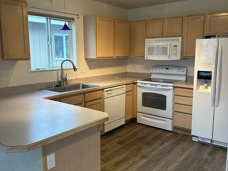 4018 Sycamore Loop — Photo 4