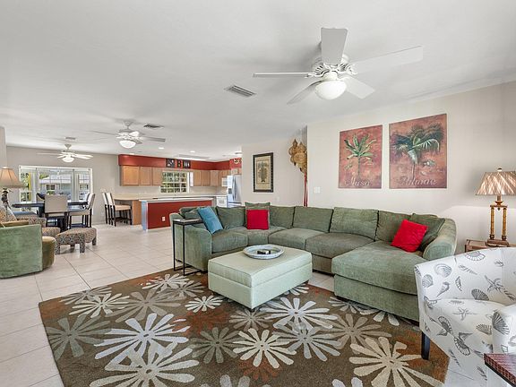 5th image of 5827 Pine Tree Dr