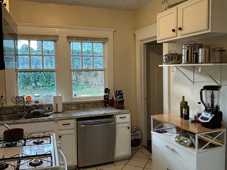 563 Morgan St NE — Photo 12