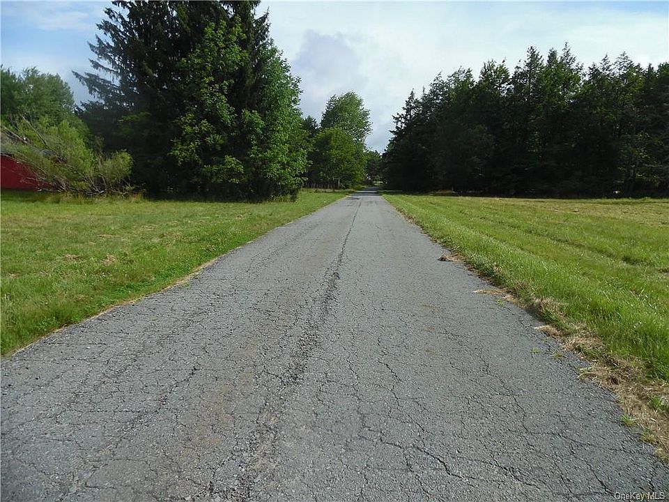 2nd image of Pinehurst Dr