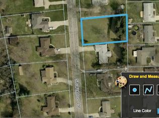 Sharonlee Dr, Mentor, OH 44060