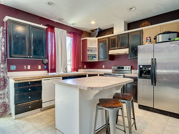 3rd image of 10802 NE 53rd Ct