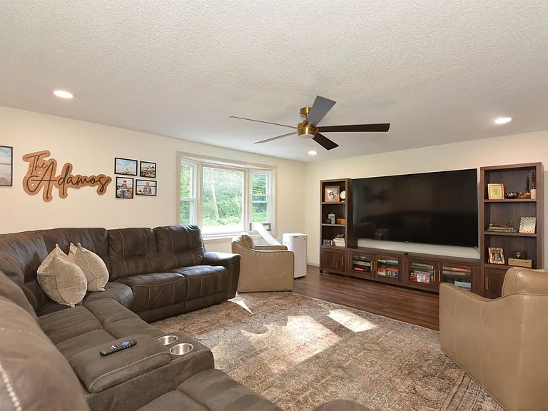 49 Academy Ave — Photo 13