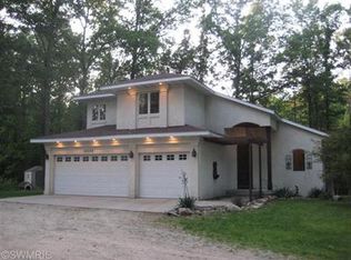 20104 Tamarack Rd, Howard City, MI 49329