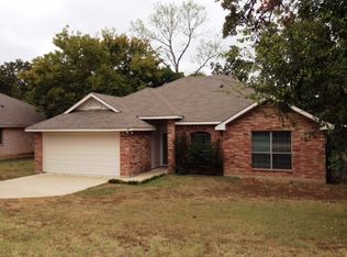 417 Meadow Crst, Azle, TX 76020