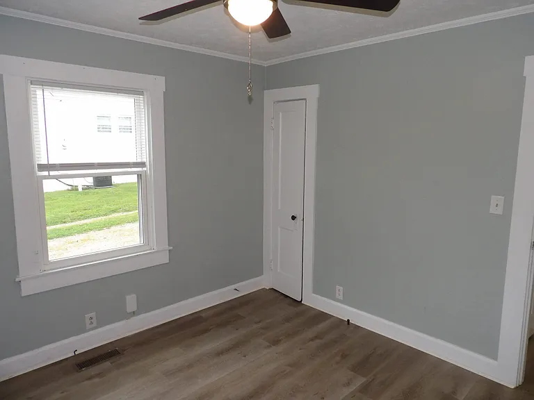 109 Allnutt Dr — Photo 13