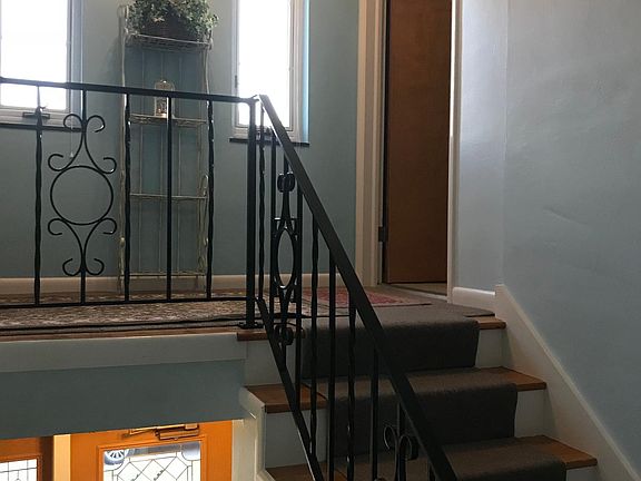 4th image of 619 Wiltshire Blvd APT 1