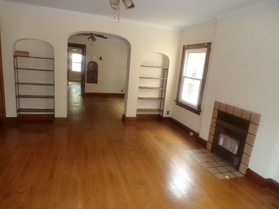 5th image of 3270 Indianola Ave APT B