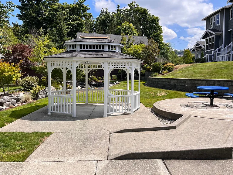 1867 NE Kenyon Ct — Photo 20