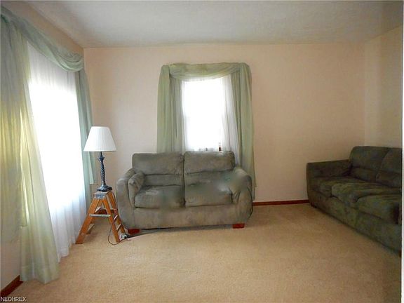 2nd image of 784 Lindsay Ave