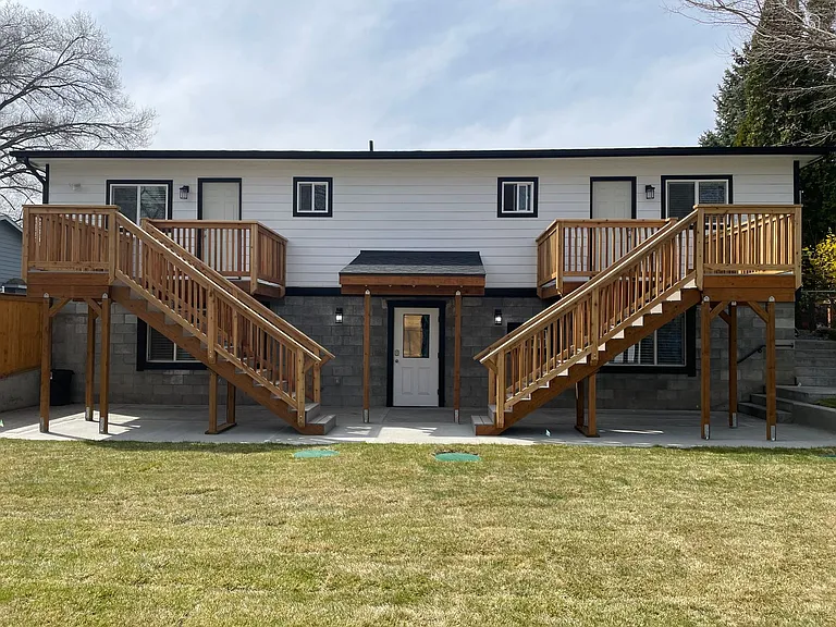 2583 Elgin Rd NE — Photo 10