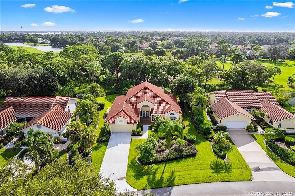 1602 NW Sweet Bay Cir