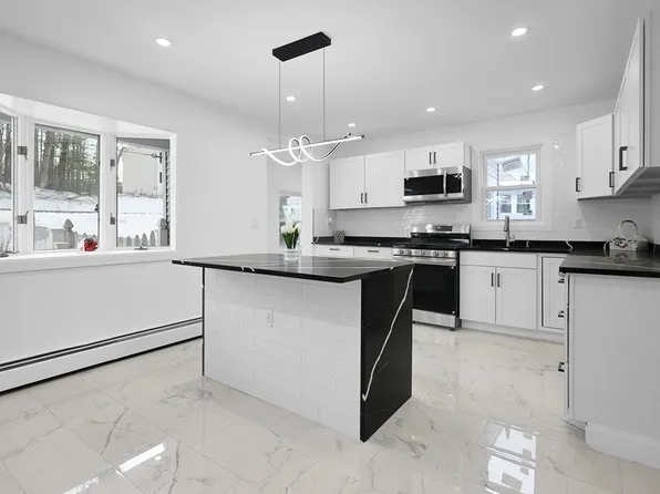 255 Oakland Ave, Methuen, MA 01844