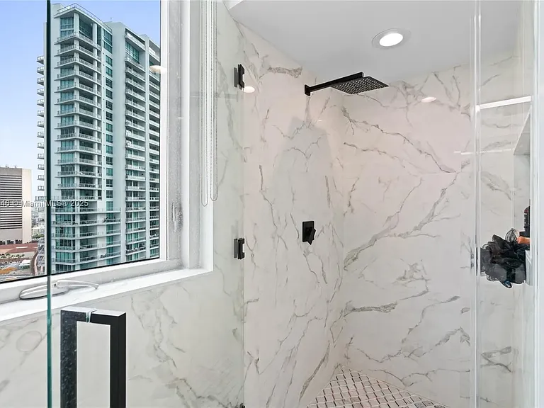 92 SW 3rd St #3205 — Photo 9