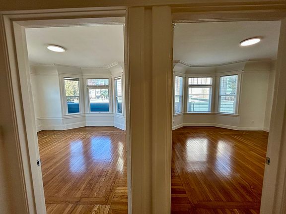 4th image of 190 Parker Ave