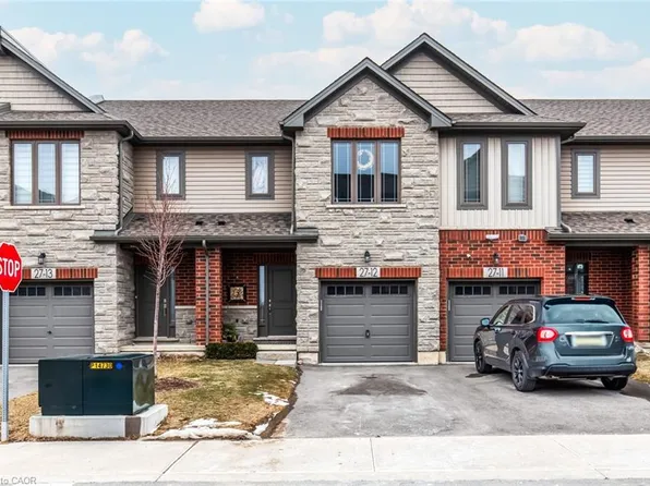 27 Rachel Dr #12, Hamilton, ON L8E 0K6