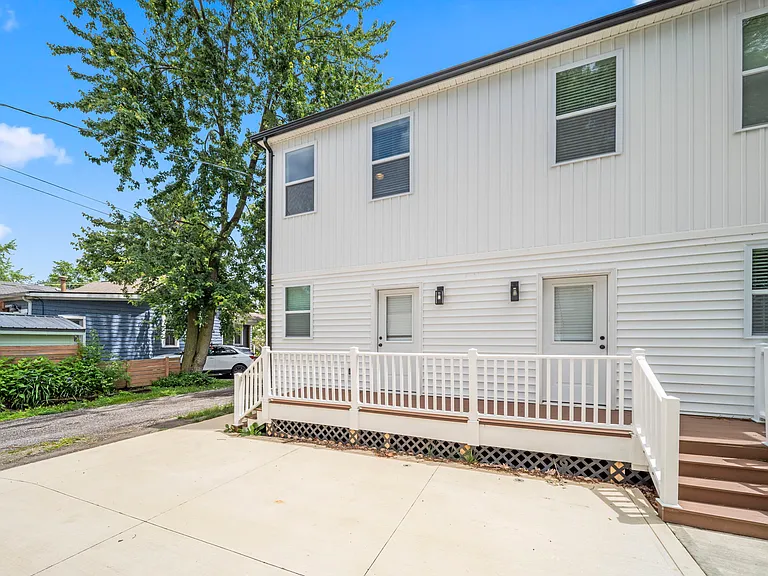 2589 Dayton Ave — Photo 68