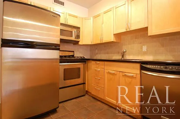 Rented by REAL New York | media 127