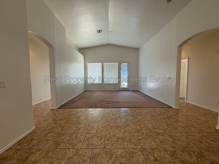 4417 W Saint Kateri Dr — Photo 11