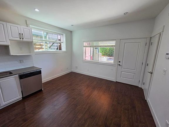 2nd image of 726 Delestre Ave