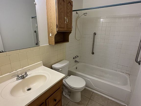 3rd image of 2517 Hydraulic Rd APT 68