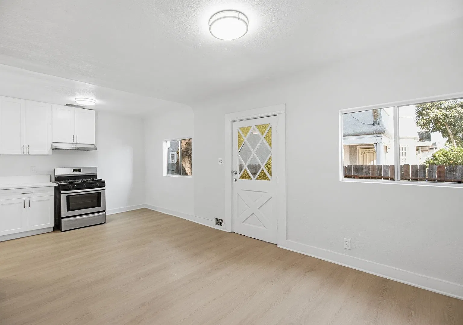 243 W 74th St — Photo 2