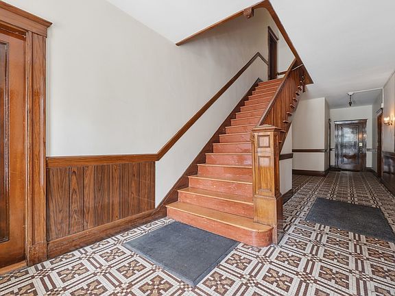 4th image of 71 Harwood St