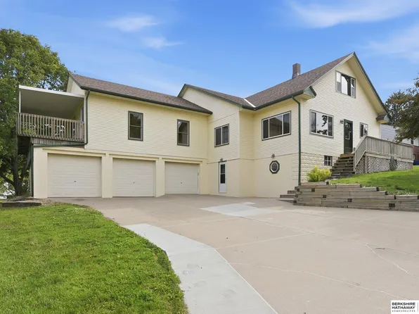 7402 Sarpy Ave, Bellevue, NE 68147