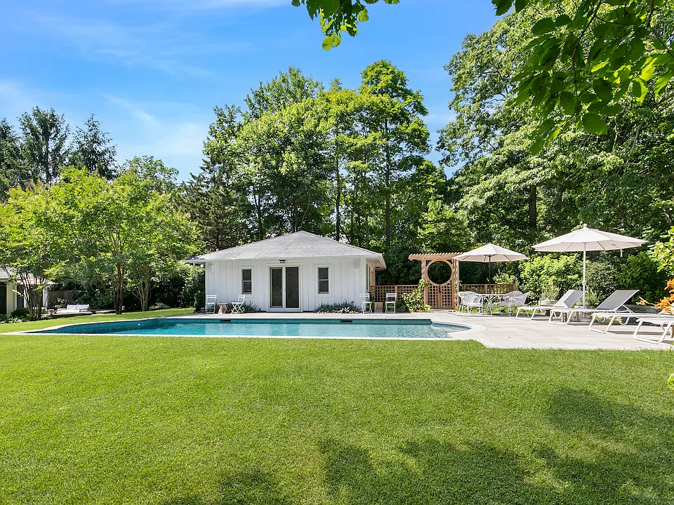 23 Tuthill Dr