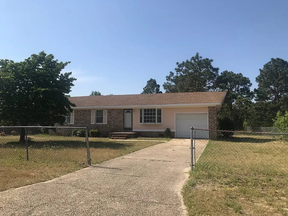5947 Lexington Dr