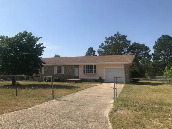 5947 Lexington Dr, Hope Mills, NC 28348