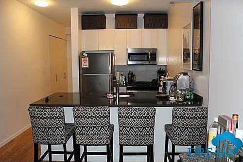 5th image of 4540 Center Blvd APT 605