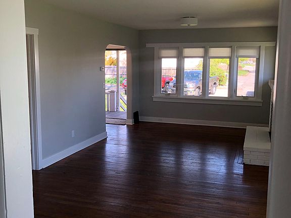2nd image of 655 E Kings Ln