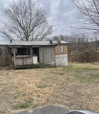 2nd image of 306 Tucker Ln