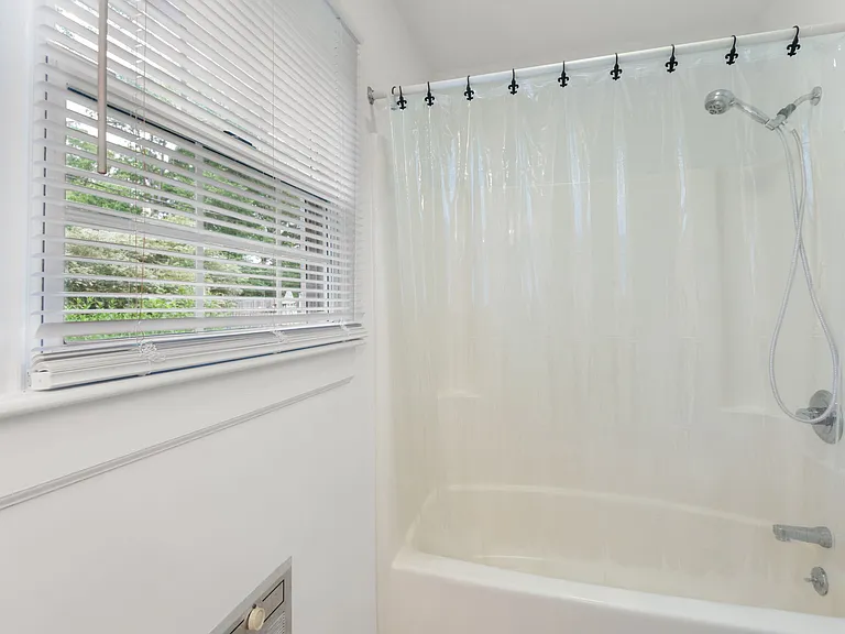 2727 Stratford Dr — Photo 15