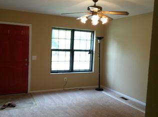 610 Baltic Dr, Florissant, MO 63031