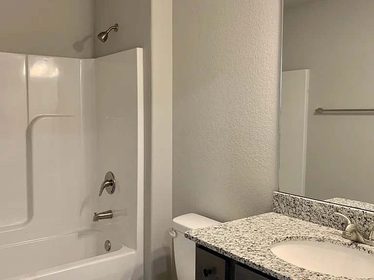 430 & 432 Rineel Ave #430 — Photo 17